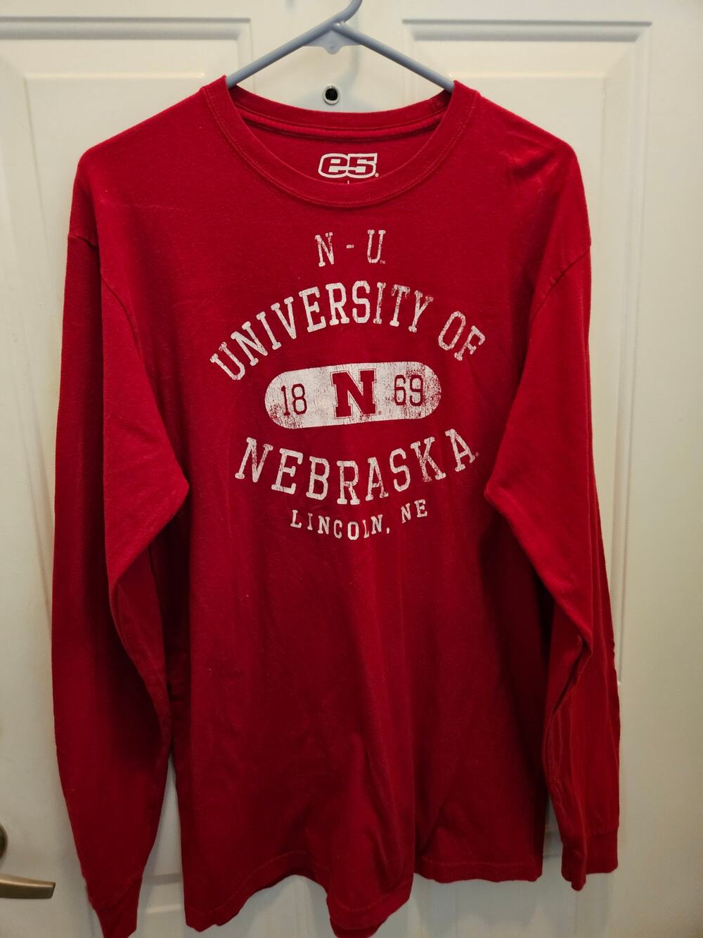 University of Nebraska Large long sleeve T shirt E5 100% Cotton